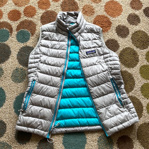 Patagonia Jackets & Blazers - Patagonia vest women’s size XS.